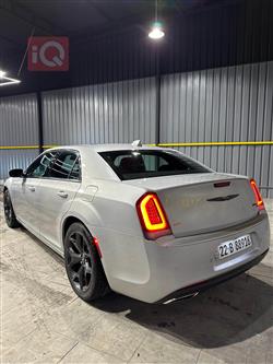 کرایسلەر 300